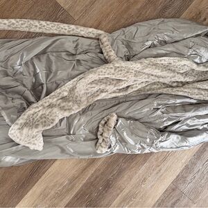 Little Giraffe Cream Faux Fur Blanket